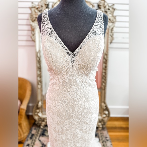 Brand new Allure #3160, new with tags, new wedding dress size 16, boho dress - Picture 4 of 14